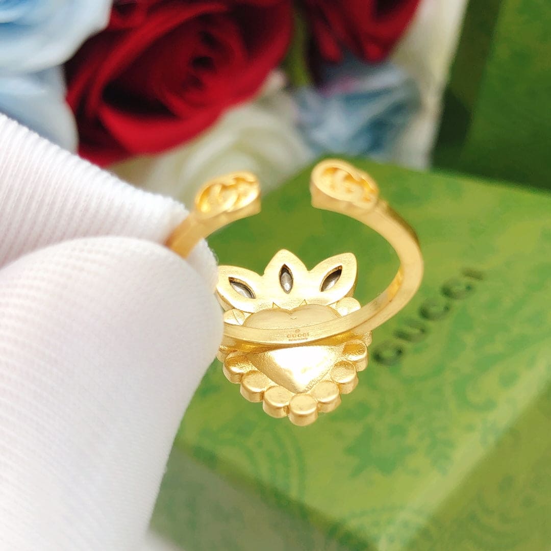 Gucci Double Crystal Heart 18K Gold Ring