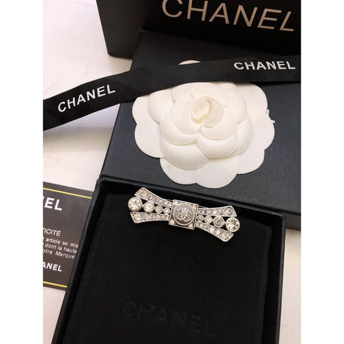 18K  Chanel Bow Tie Diamond Brooch
