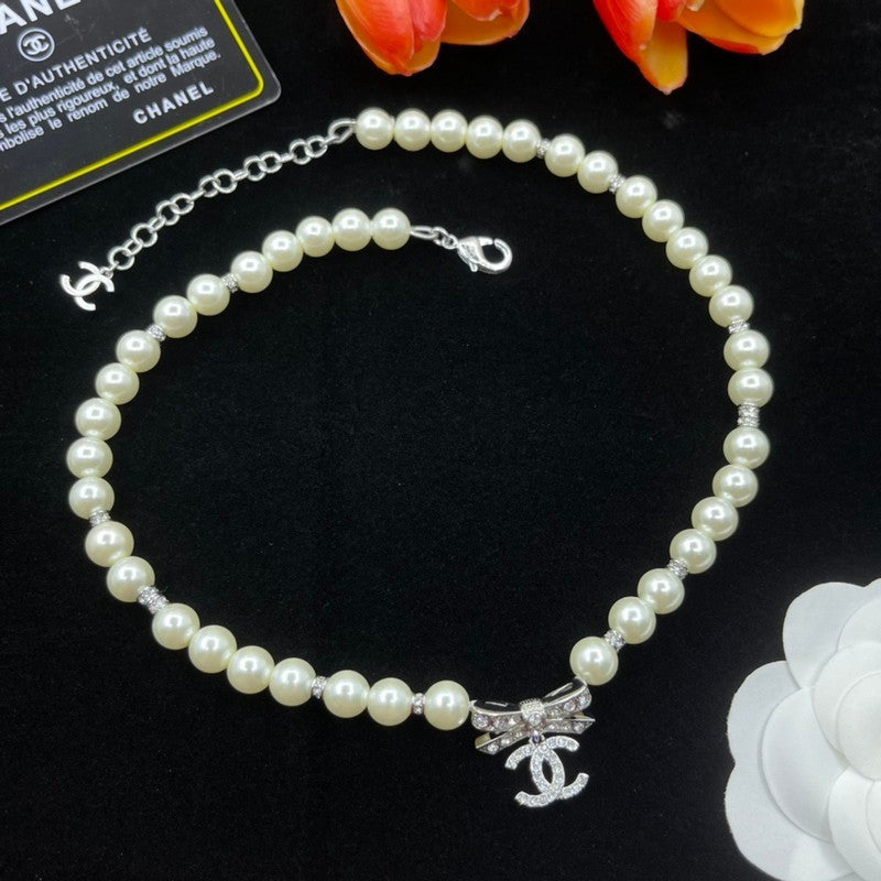 18K  Chanel Bow Tie Pearls Necklace