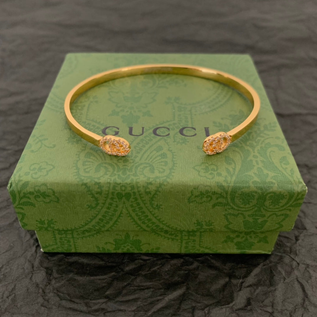 18K Double Gucci Running Diamond Cuff Bracelet