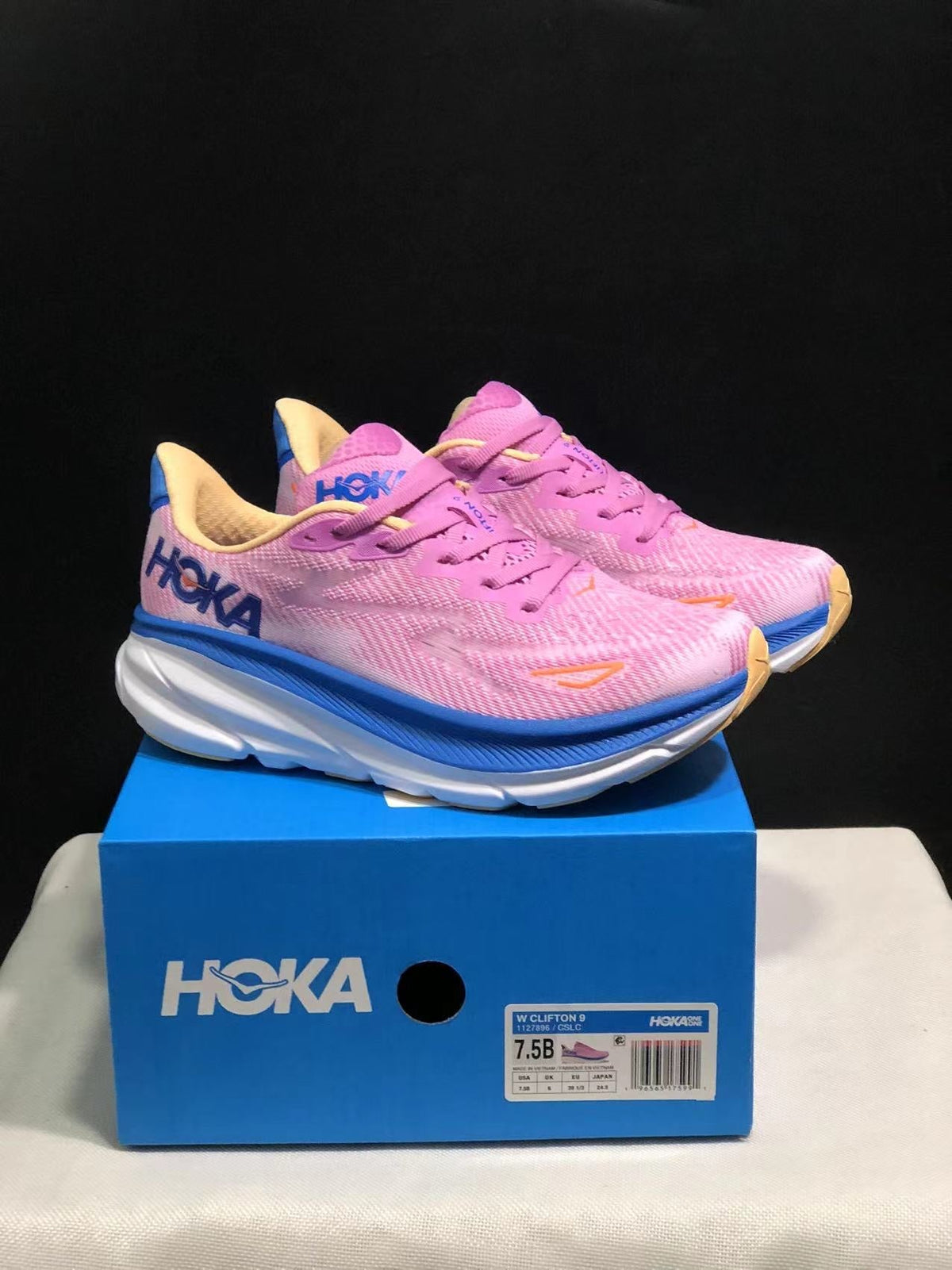 HOKA ONE ONE Clifton 9 Running Shoes
