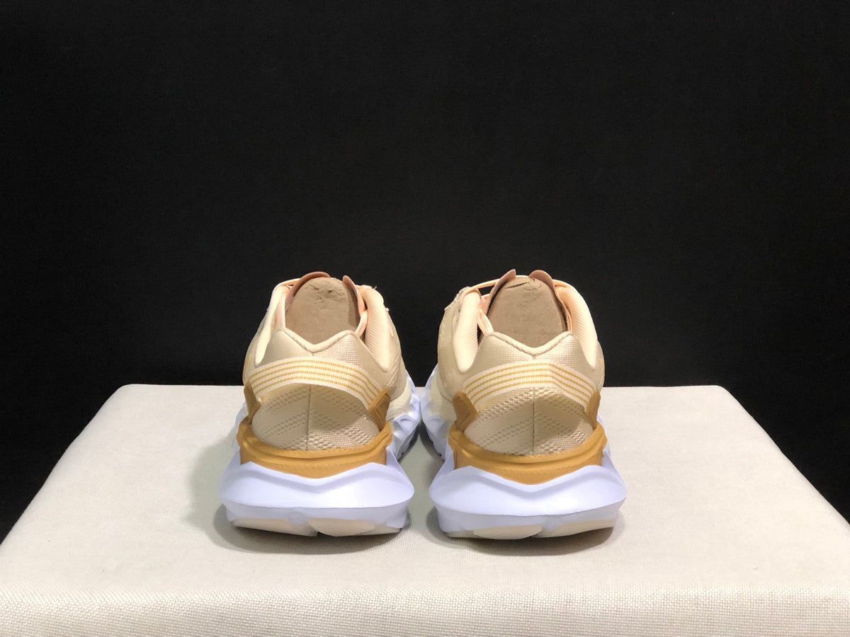 HOKA ONE ONE Elevon 2 Running Shoes